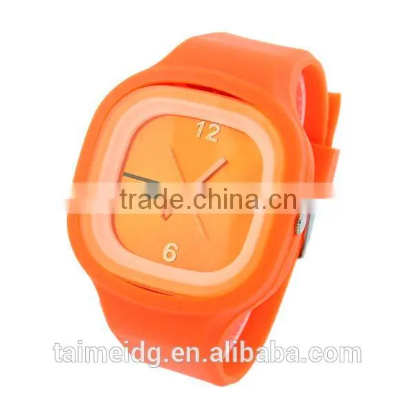 Outstanding design wrist watch rubber strap quartz