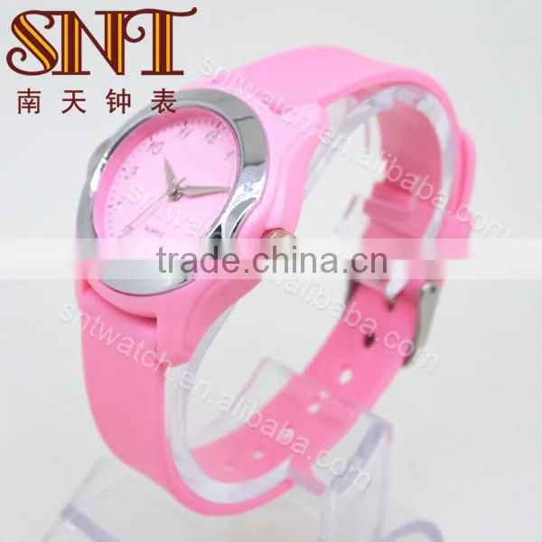 Quartz watch plastic watch on sell