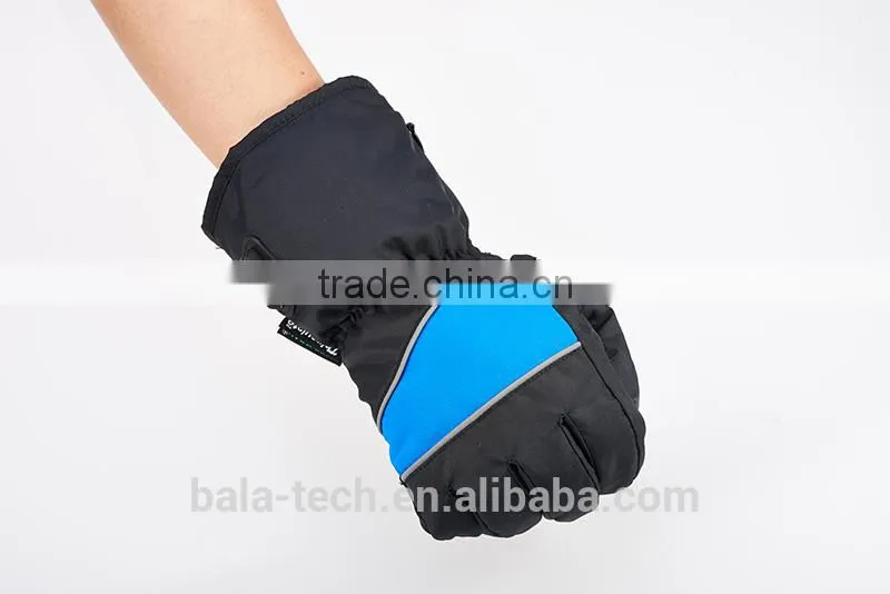 hot gloves make every finger keep warm in the witnter