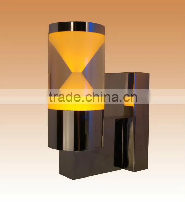 Popular Acrylic Pure White LED Wall Light in High Quality MB3298-1
