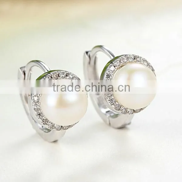 lady's Delicate pearl earrings elegant cuff earrings with rhinestone