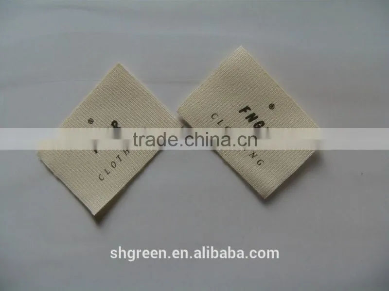 Silk screen printing cloth tags with die-cut hole for wine bottle