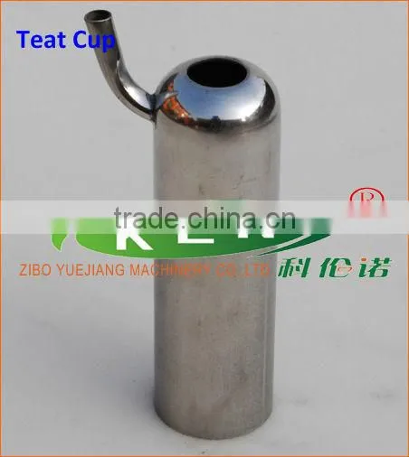 milking machine working with vacuum pump