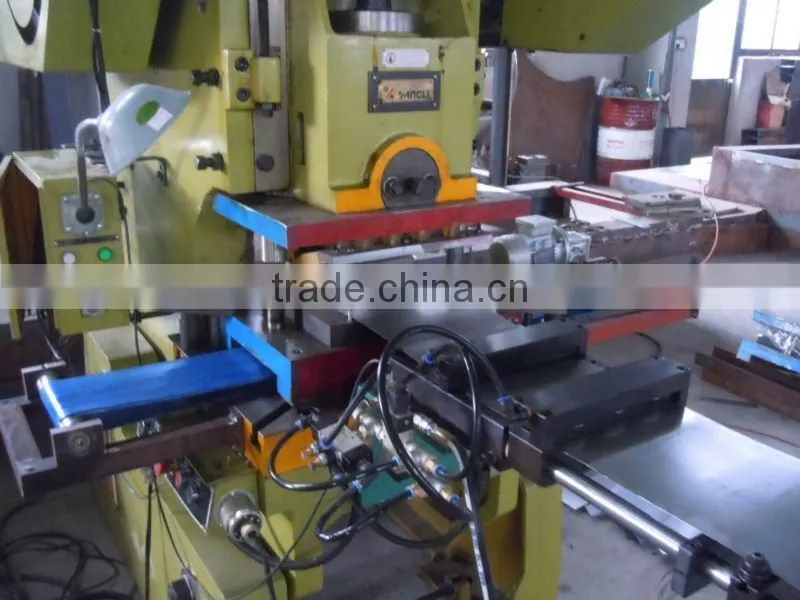 Pressing line for sheet metal blanking and forming