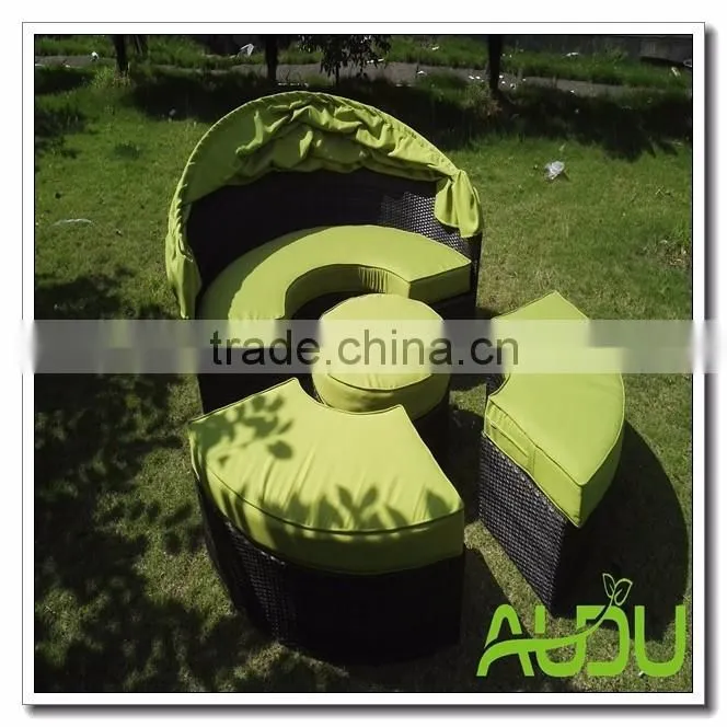 Audu Pe Rattan Round Lounge Bed
