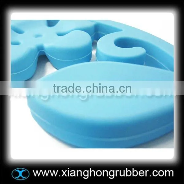 Latest design fashion heart shape silicone placemat and table mat