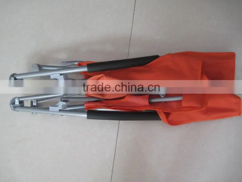 Comfortable steel folding beach lounge