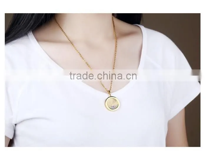 Latest design fancy Madonna pendant for girls