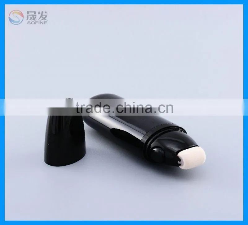 Cosmetic lotion pump bottle with wheel