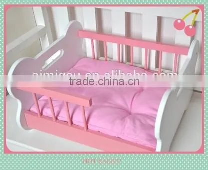 QQFactory wooden dog house / wooden dog bed