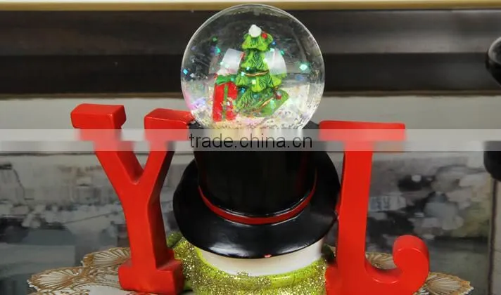 Polyresin Christmas snow globe resin snow globe Wholesale