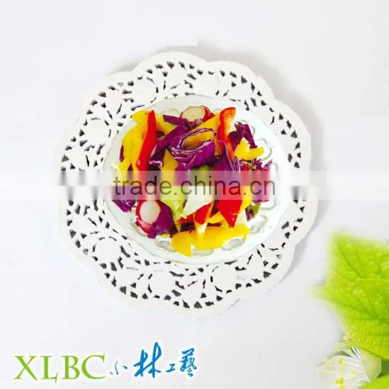 Paper doilies in round shade