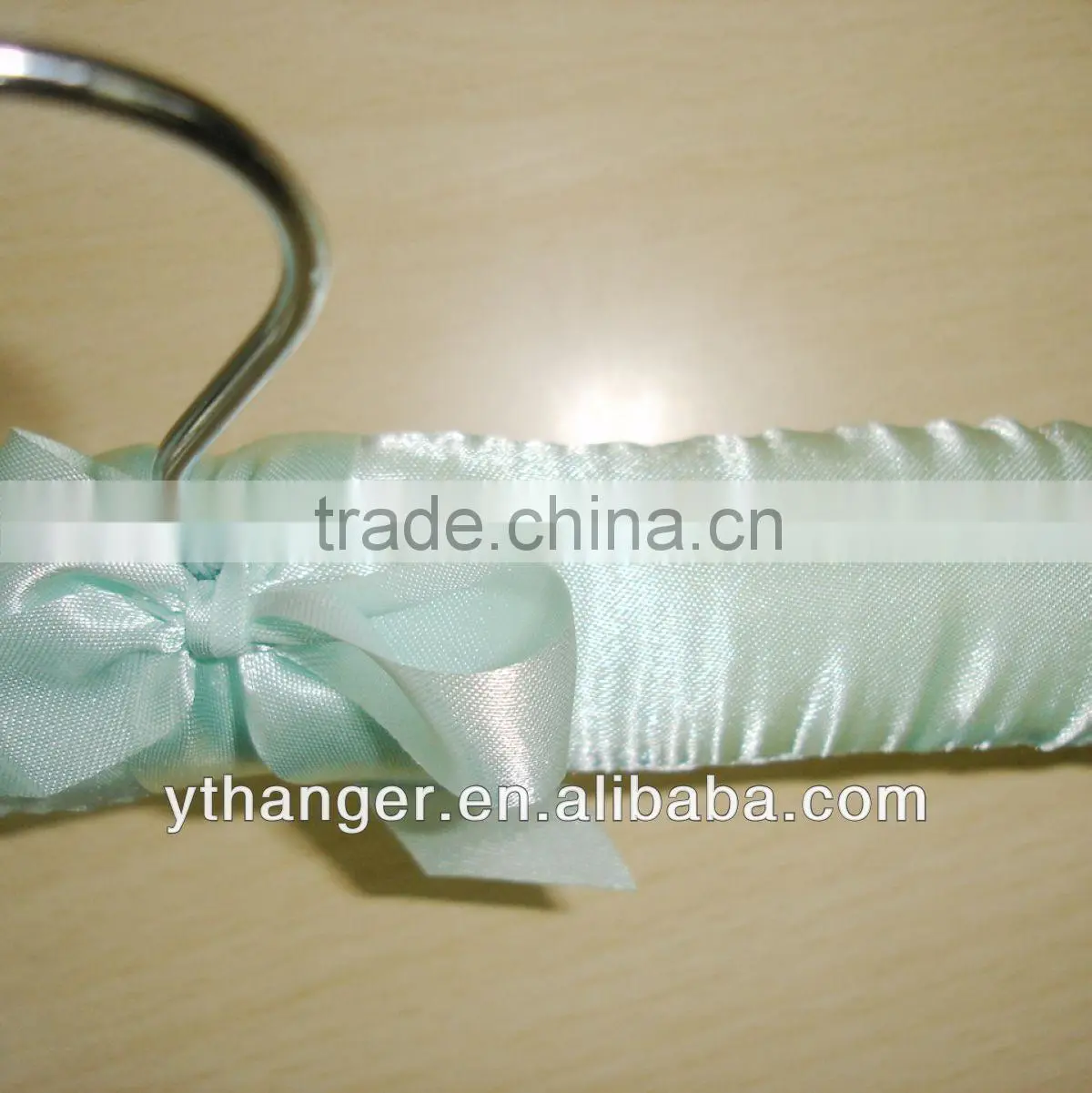 CL04 padded wood hanger party hanger satin coat hanger