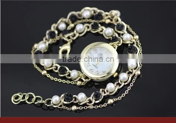 Fashion Luxury Rhinestone Bracelet Women Watch Ladies Quartz Creative Watch Casual Women Relogio Feminino China Supplier