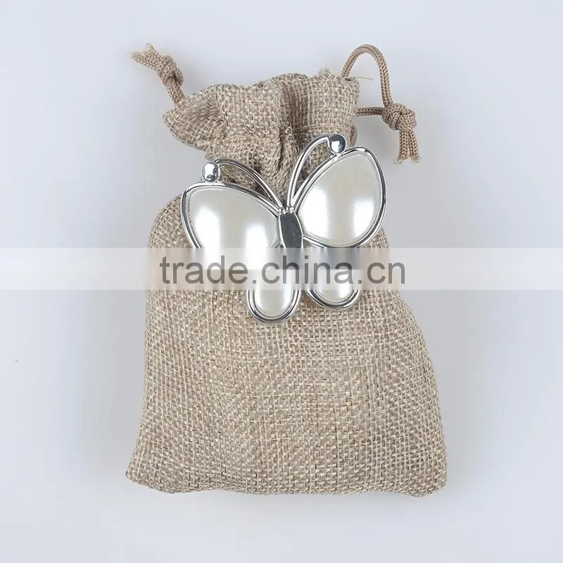 China wholesale white flower nice delicate butterfly shape brooches for sale