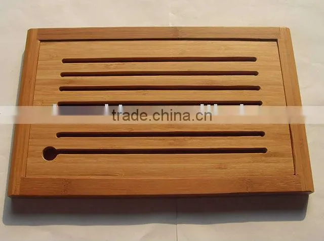 Bamboo bread cutting board (modern)