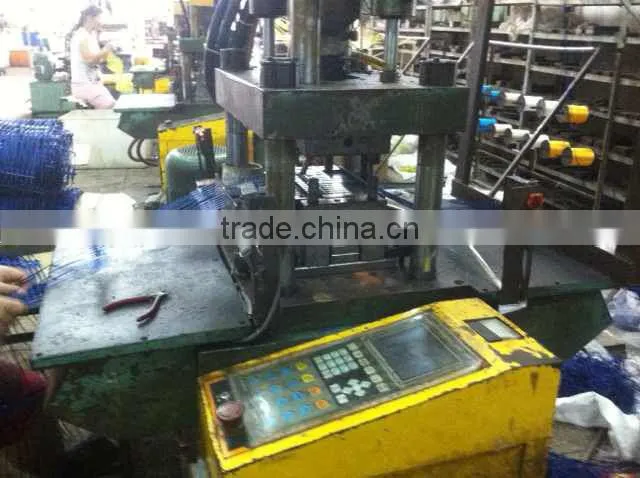 injection molding soft pvc zipper puller with string
