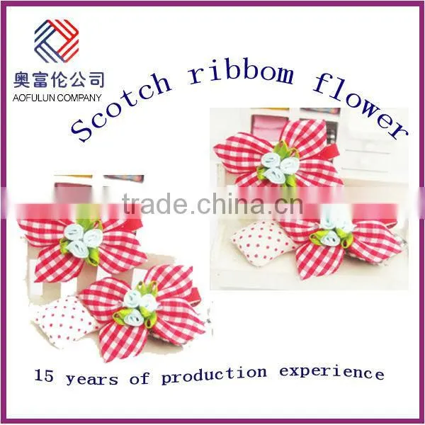 Decorate cutting ribbon bow