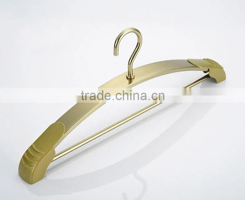 2017 low price cloth metal hanger/metal lingerie hanger