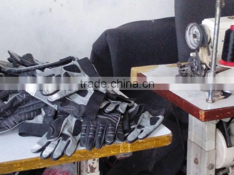Cycling Gloves / Cycling Wears / Gloves