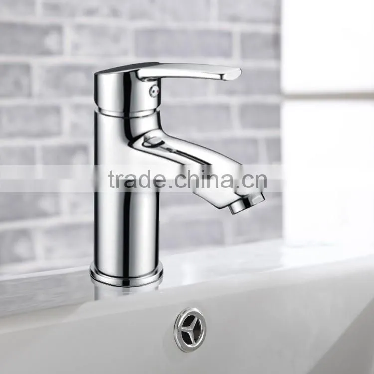 Deck Mounted Chrome Brass Hot and Cold Basin Mixer BNF019
