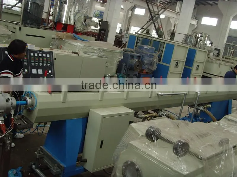 Multilayer PE pipe machine