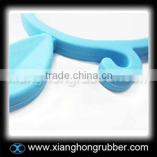 Latest design fashion heart shape silicone placemat and table mat