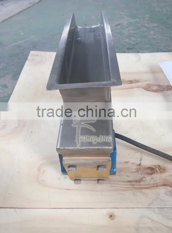 Micro electromagnetic linear vibrator feeder