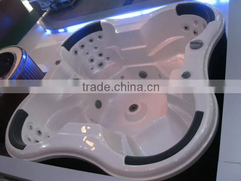 Flower shape outdoor spa CE.SAA.ETL