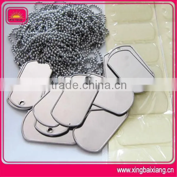 Decorative metal name tag necklace