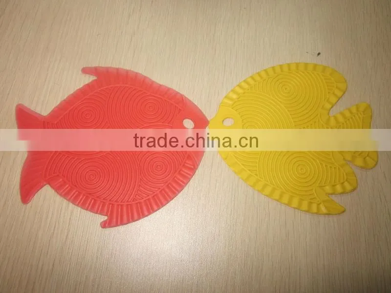 Eco friendly food grade colorful fish shaped baking silicone trivet,silicone placemat