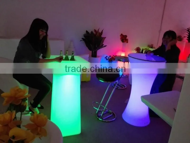 Color change Cocktail Plastic Bar Table
