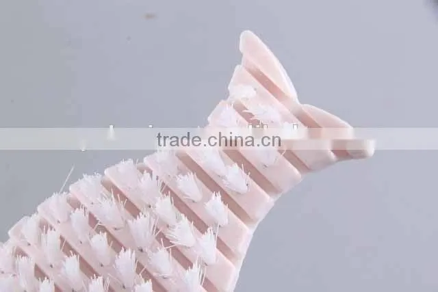 Flexible Fish-shaped Kitchen Cleaning Brush
