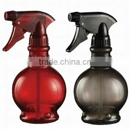 Plastic trigger spray bottle