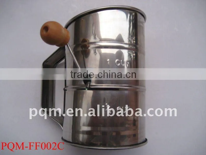 Pratical hand-rolling flour sifter 002C