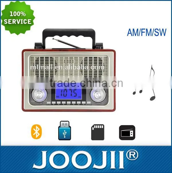 Portable vintage am fm radio with recording function