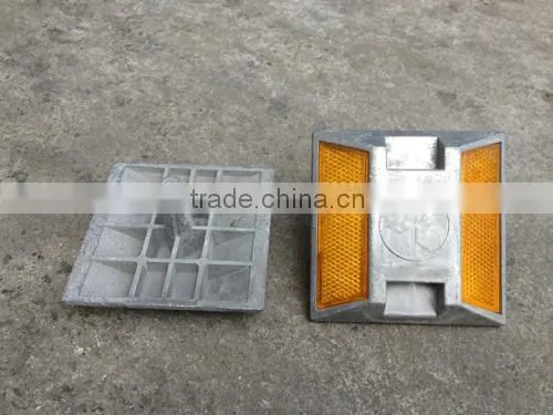 Refective Cast Aluminum Road Studs with one Reflector or double Reflectors