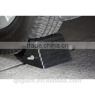Pyramid type rubber wheel chock for trucks