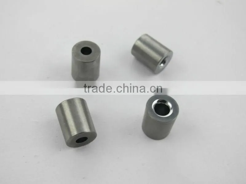 Tungsten carbide cemented threading die head