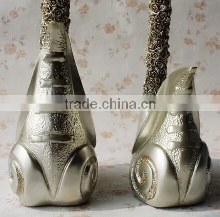 Hign glossy resin Swan figurine latest wedding decoration