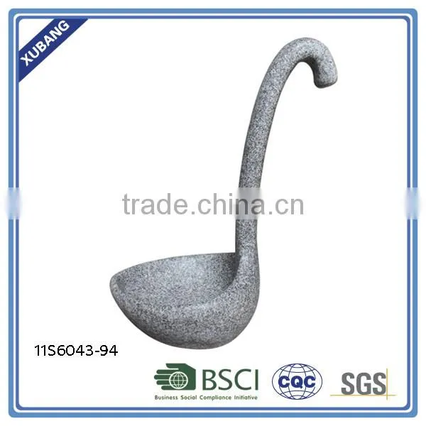 Spoon shape hanging bird feeder for garden decoration
