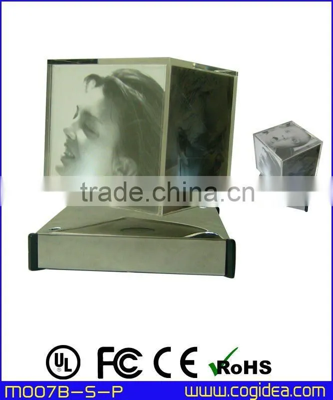 China manufacturer magnetic floating photo frame display stand