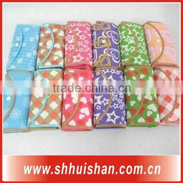 The shopping bag easy to carry