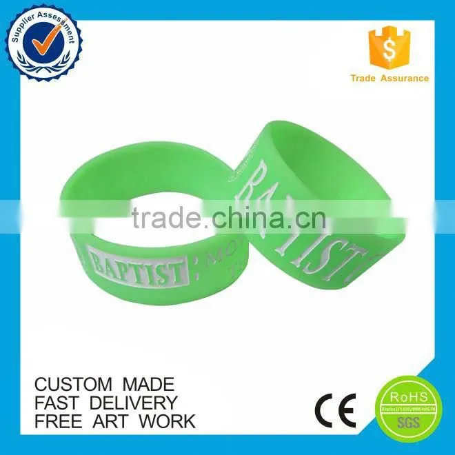 High Quality Cheap 1 Inch Embossed Green Fill White Color Silicone Rubber Wristband