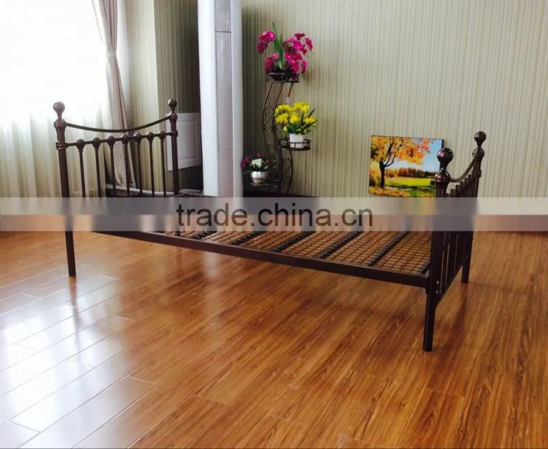 twin size clasic antique metal bed
