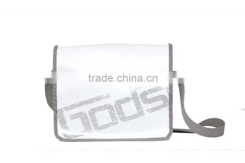 China Supplier Waterproof Traveling Sling Bag For Man