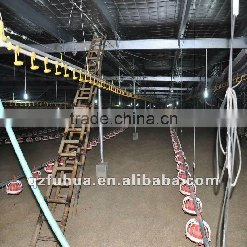 mechanical roud bale feeder for poultry
