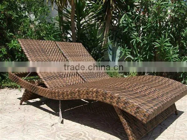 Modern PE rattan lounger