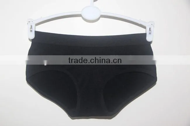 yiwu big factory produce 100% cottone flower embroidery lady underwear