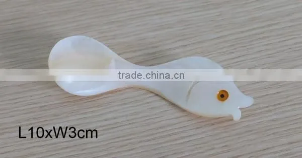 Caviar Mother of pearl spoon with high quality